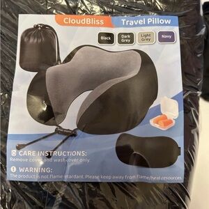 CloudBliss Black & Gray Travel Pillow New in Package